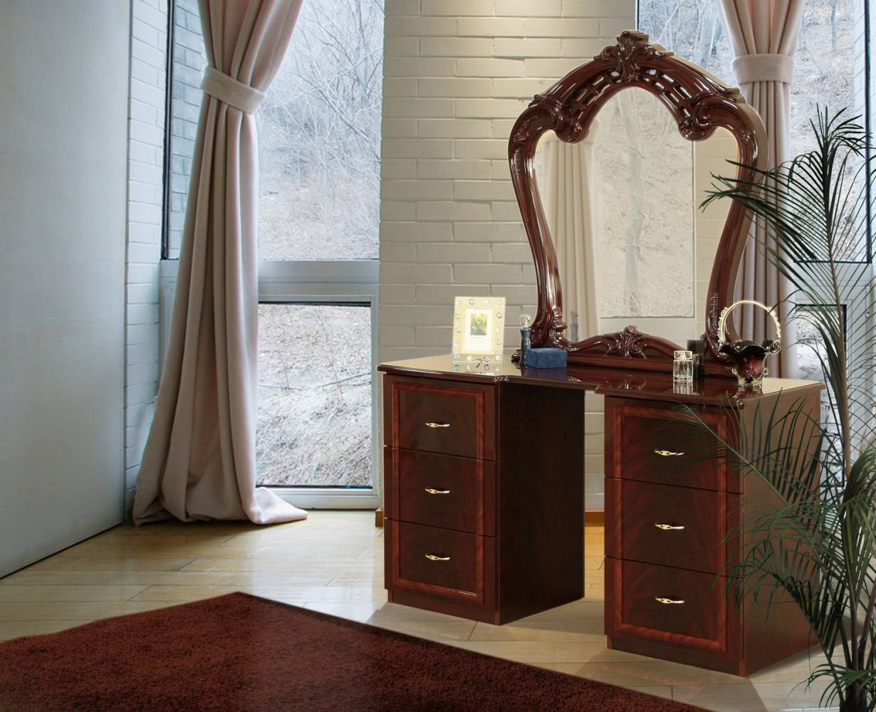 Столики туалетные